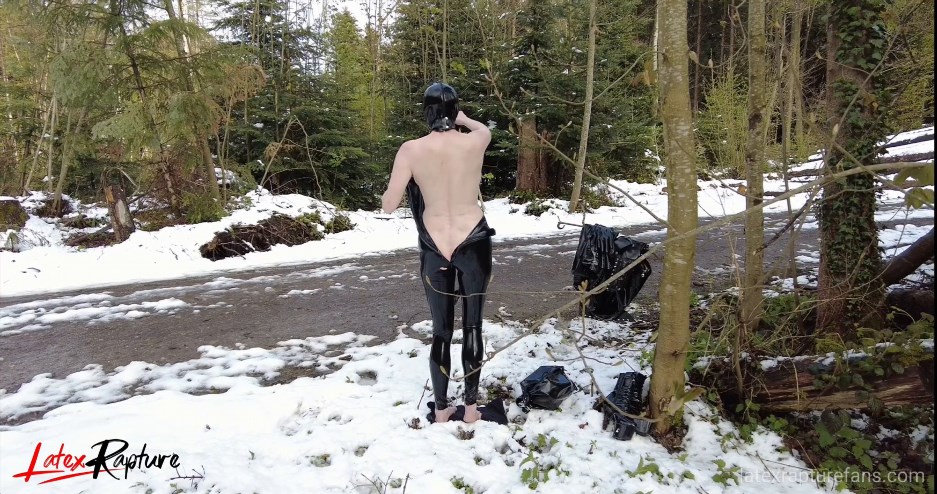 De-rubberisation in the woods